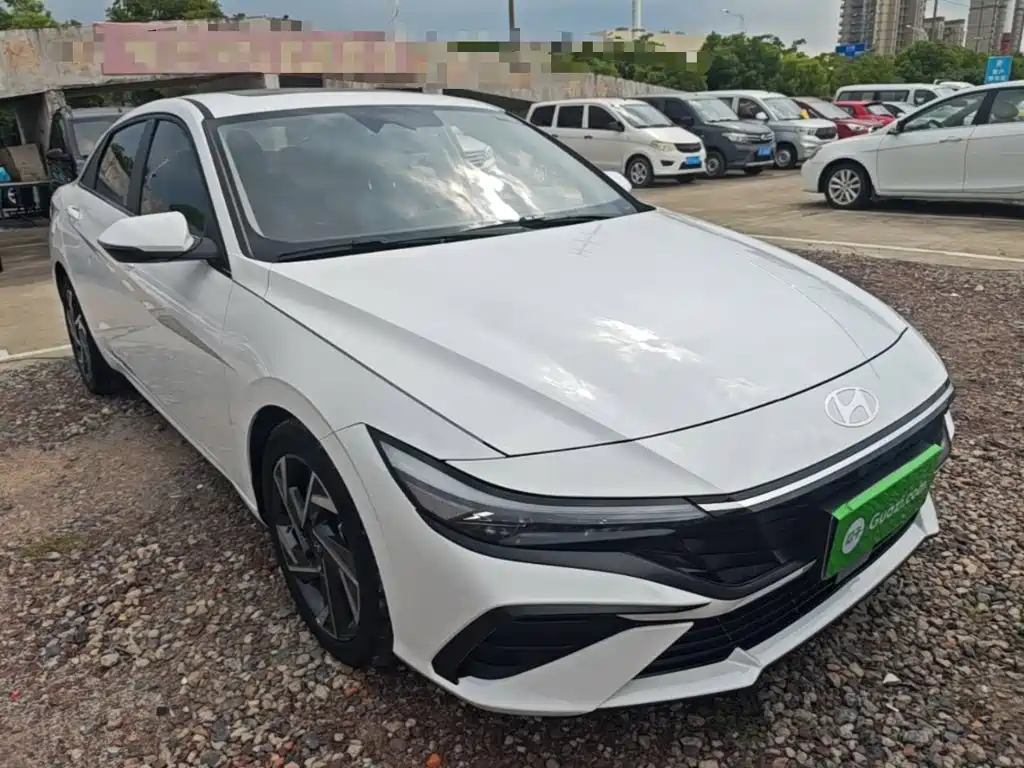 Hyundai Elantra 2024