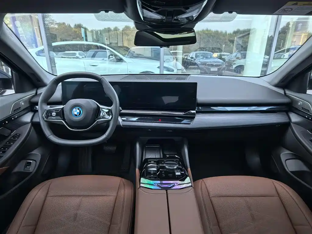 BMW i5 2026