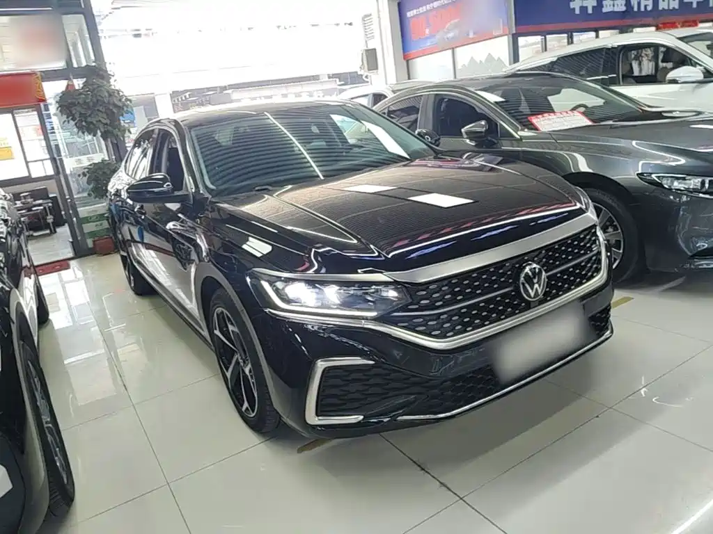 Volkswagen Passat 2023