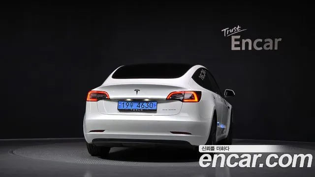 Tesla Model 3 2022