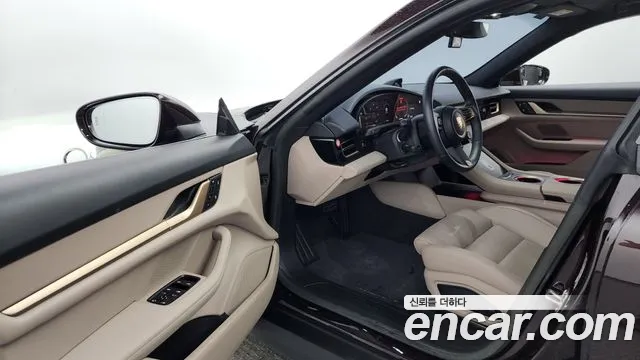 Porsche Taycan 2023