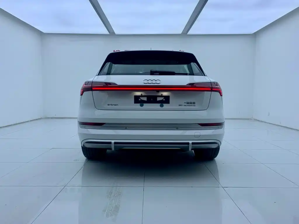 Audi e-tron 2026
