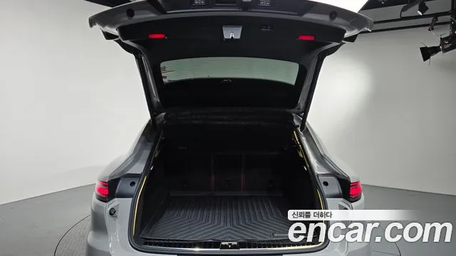 Porsche Cayenne 2021