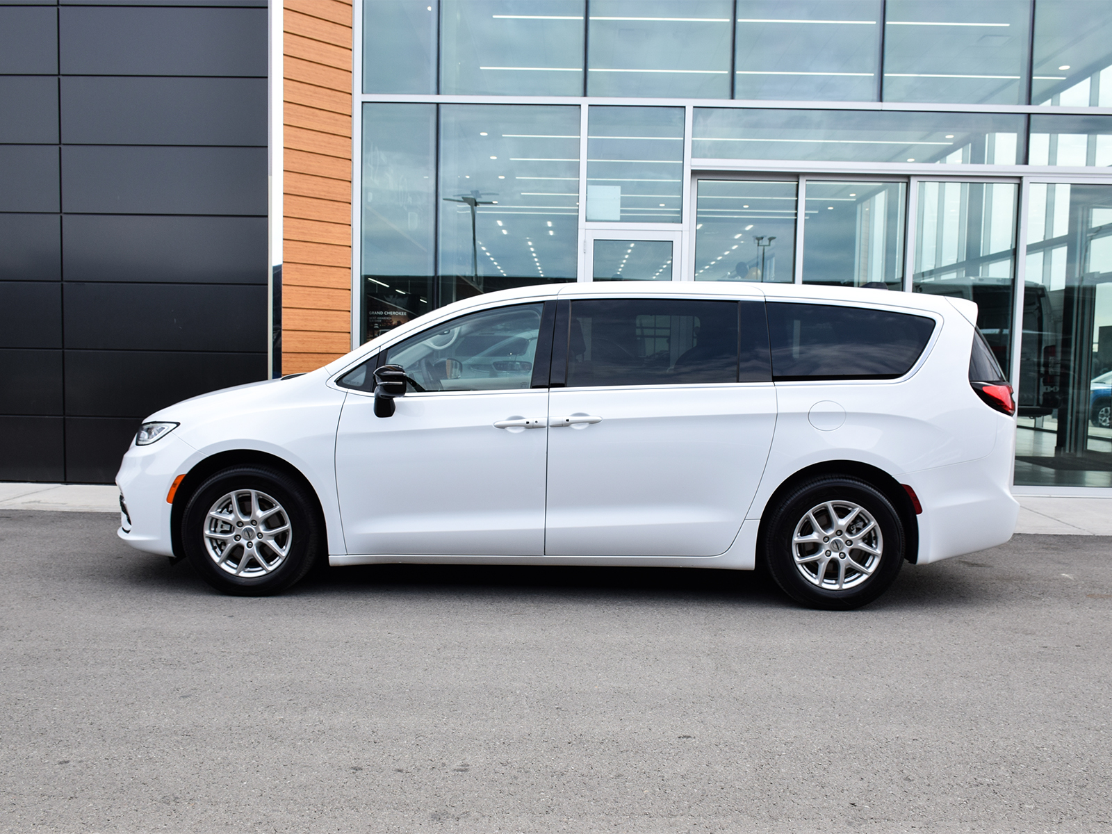 Chrysler Pacifica 2024