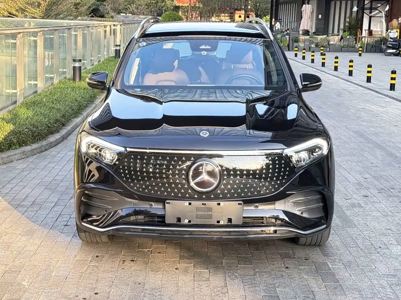 Mercedes-Benz EQB 2024