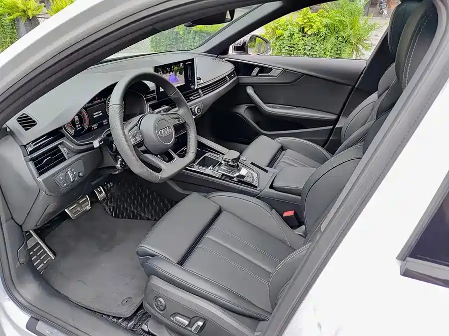 Audi A4 2023