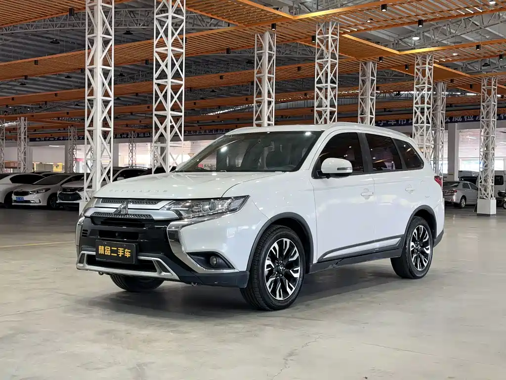 Mitsubishi Outlander 2020
