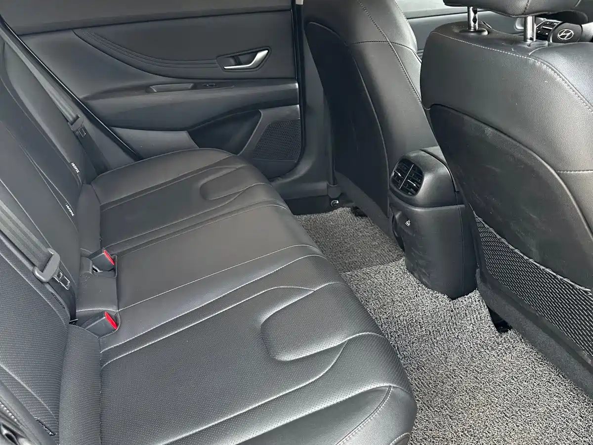 Hyundai Elantra 2021