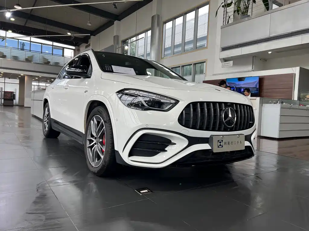 Mercedes-Benz GLA AMG 2025
