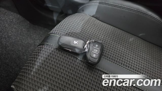 Peugeot 208 2021