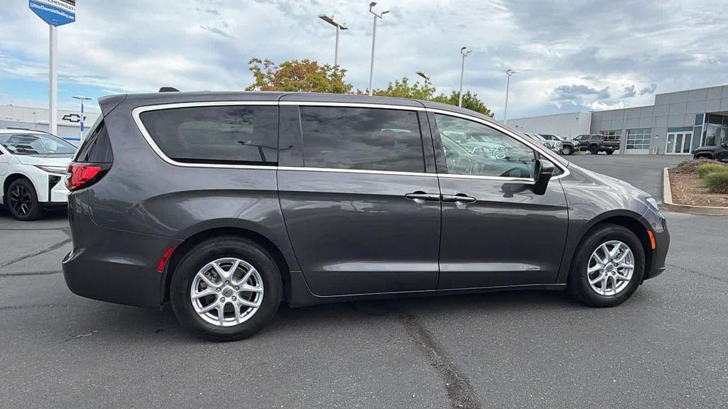 Chrysler Pacifica 2023