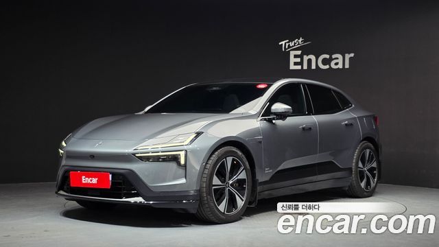 Polestar 4 2025