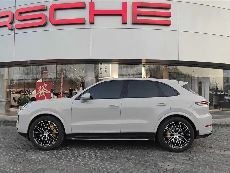 Porsche Cayenne 2024
