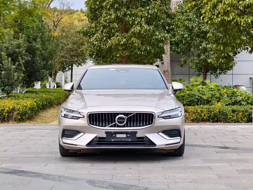 Volvo S60 2022