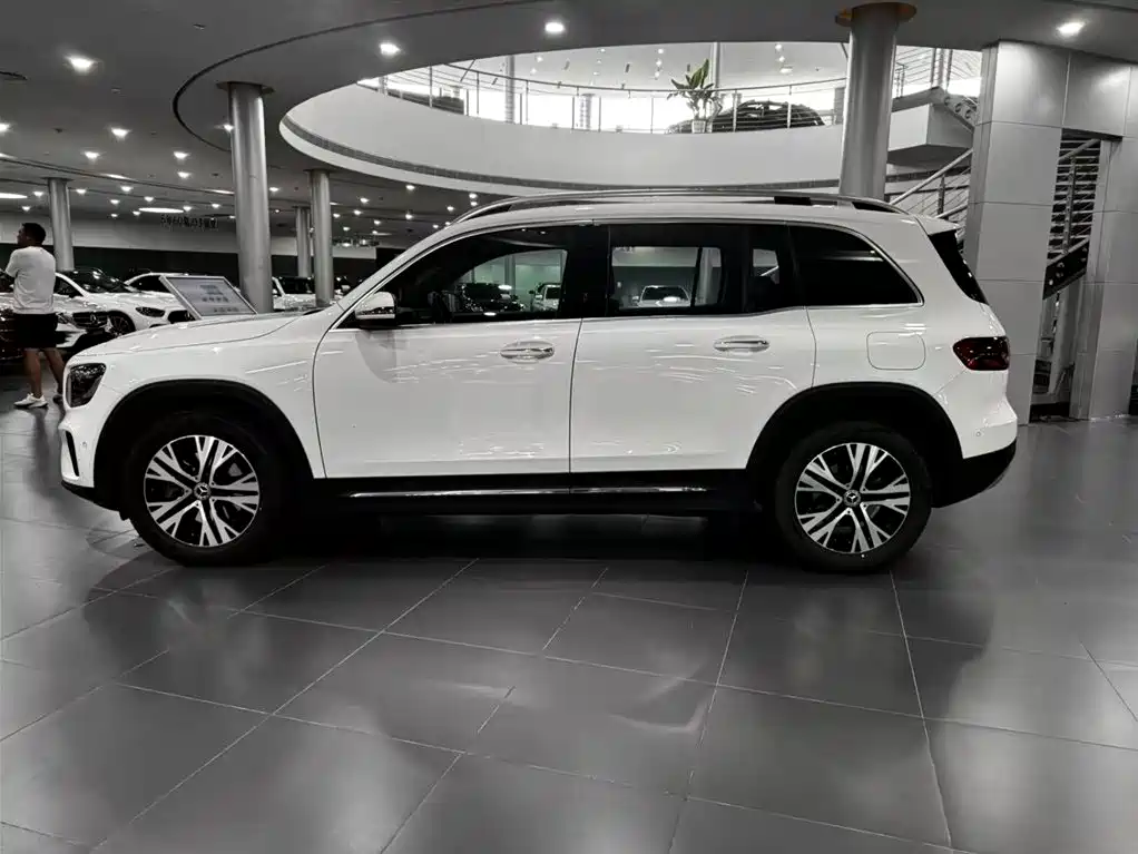 Mercedes-Benz GLB 2025