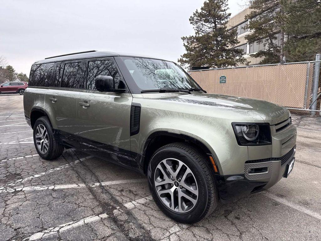 Land Rover Defender 2023