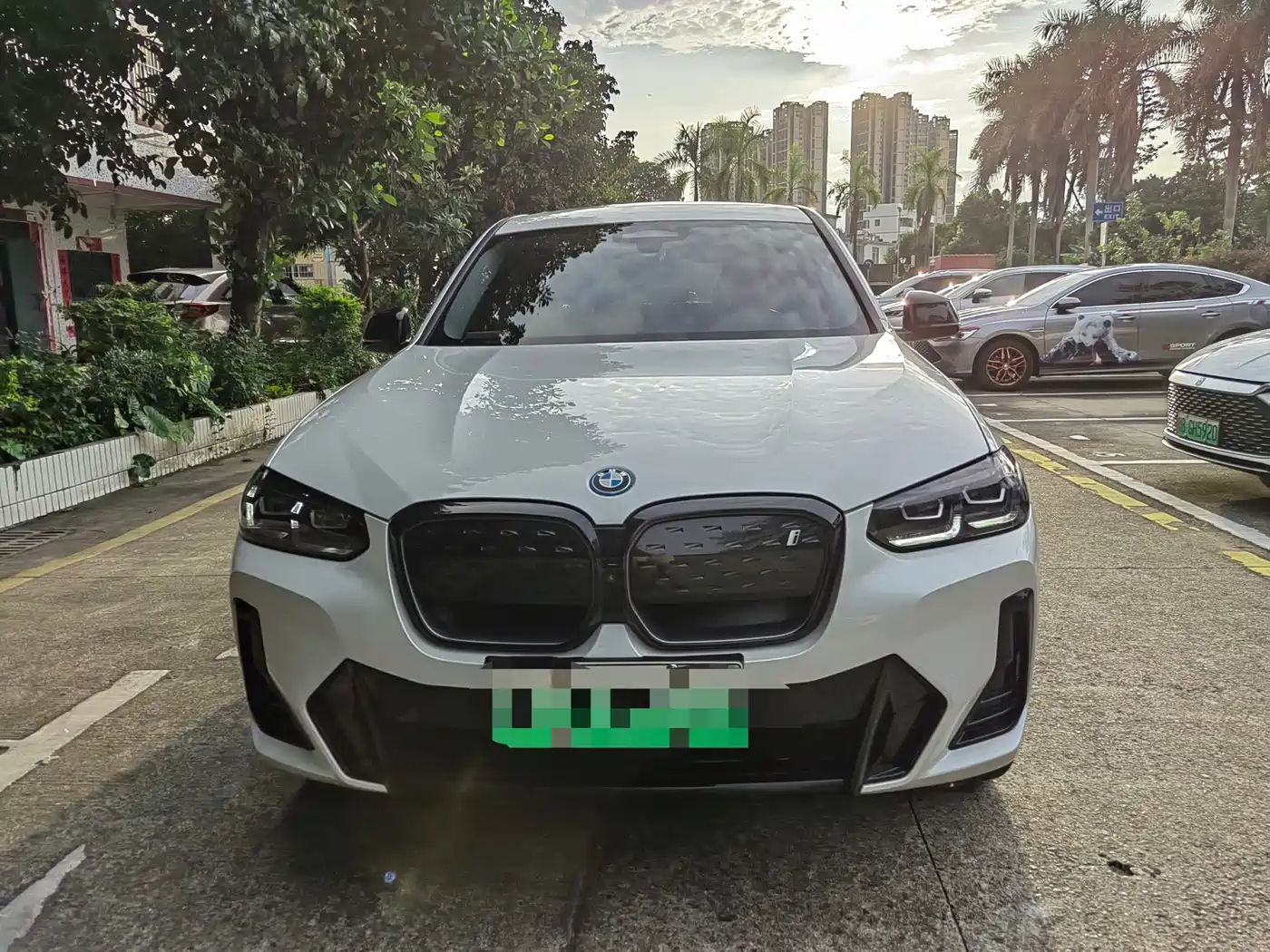 BMW iX3 2024