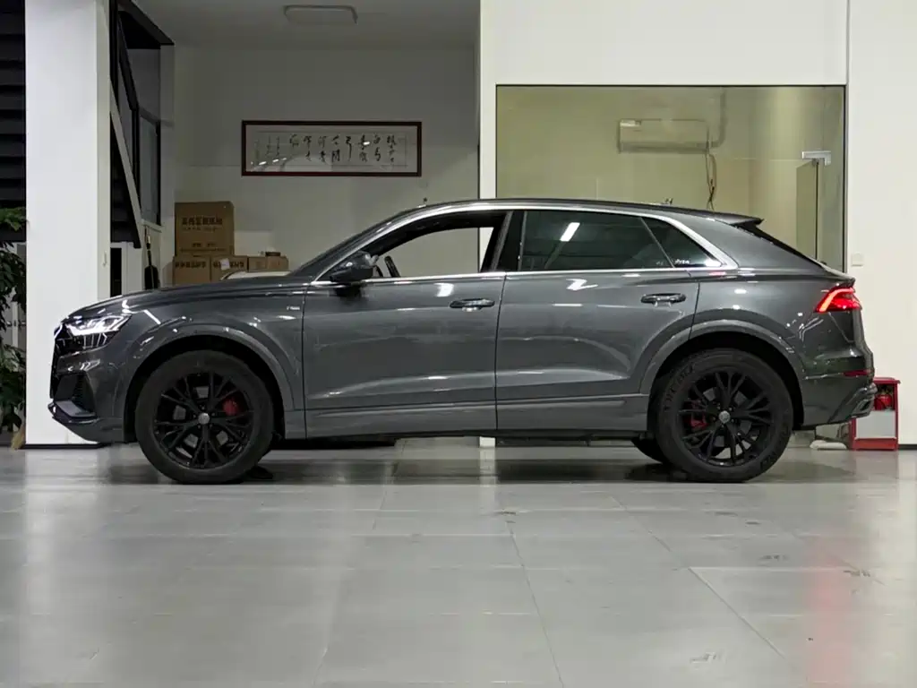 Audi Q8 2020