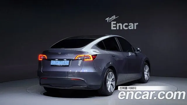 Tesla Model Y 2021