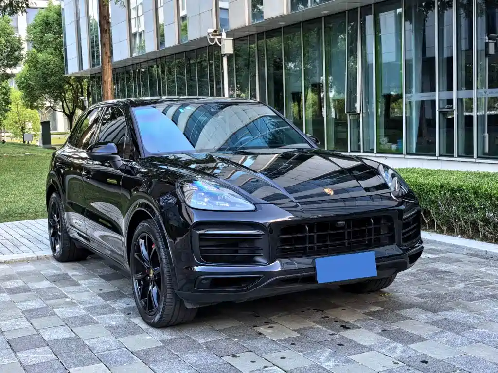 Porsche Cayenne 2021