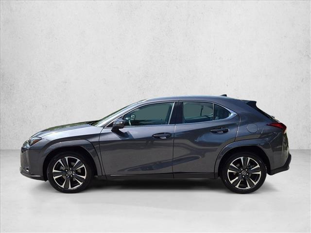 Lexus UX 2025