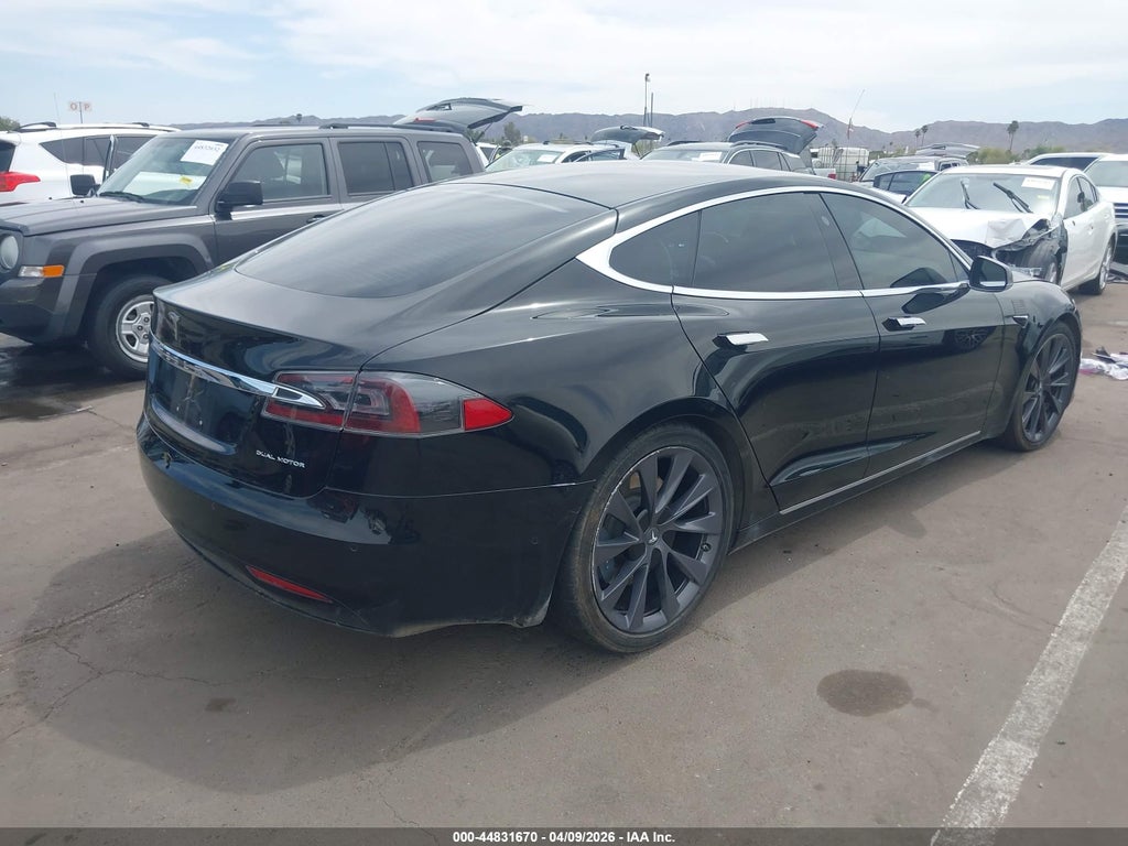 Tesla Model S 2021