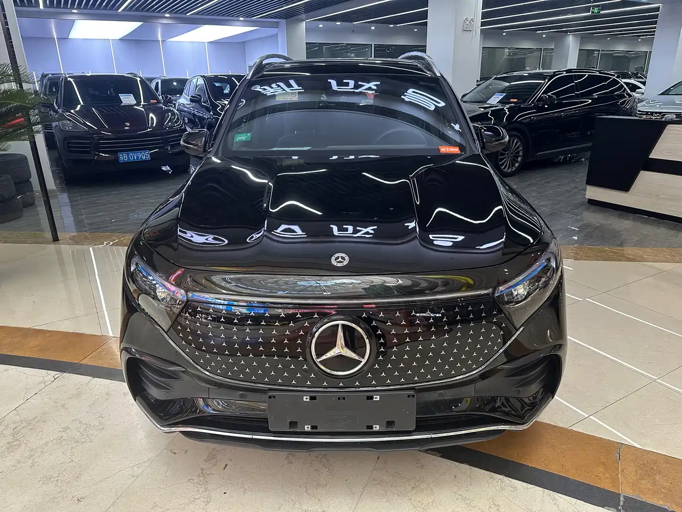 Mercedes-Benz EQB 2025