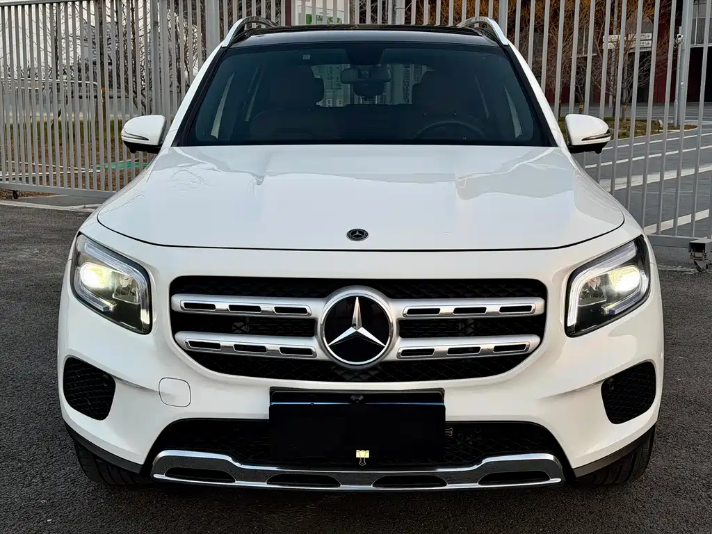 Mercedes-Benz GLB 2023