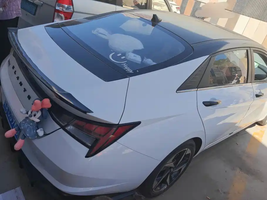 Hyundai Elantra 2022