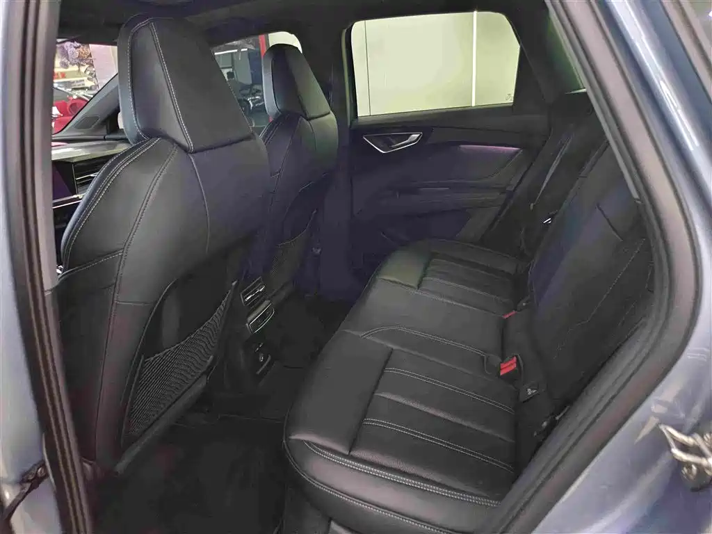 Audi Q4 e-tron 2024