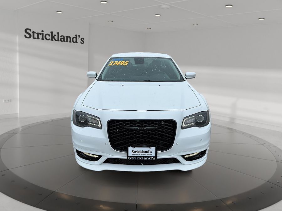 Chrysler 300 2022