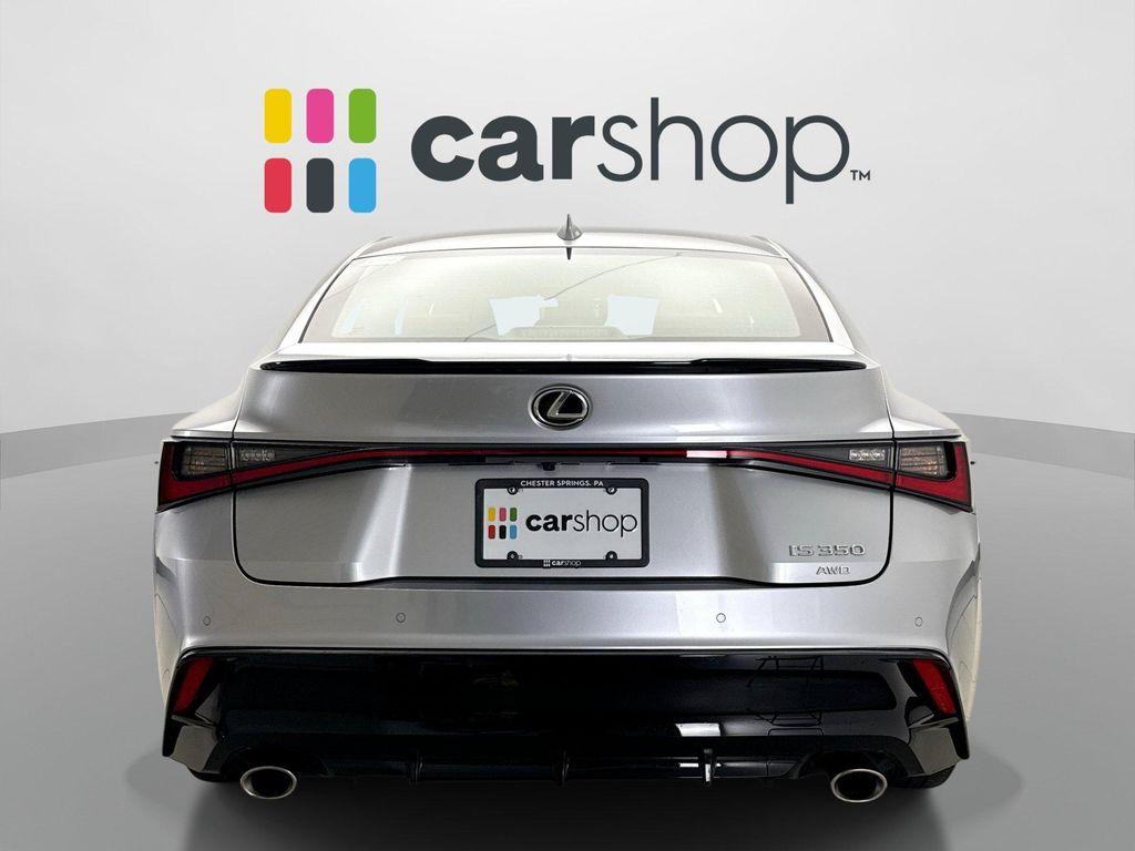 Lexus IS 2025