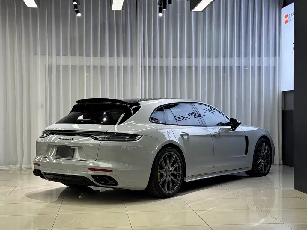 Porsche Panamera 2023
