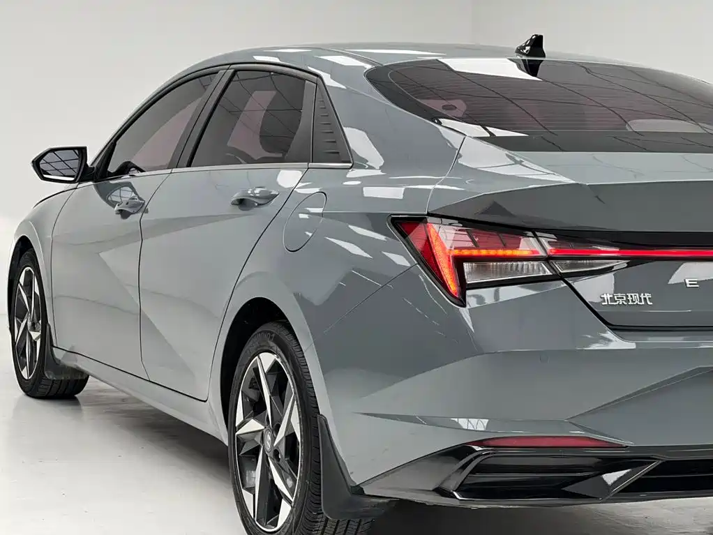 Hyundai Elantra 2023