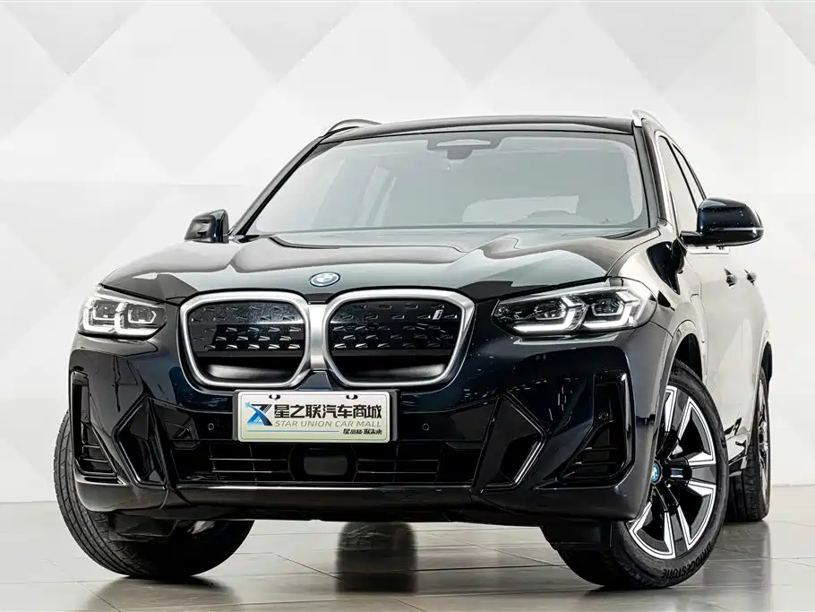 BMW iX3 2024