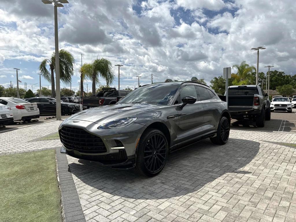 Aston Martin DBX 2023