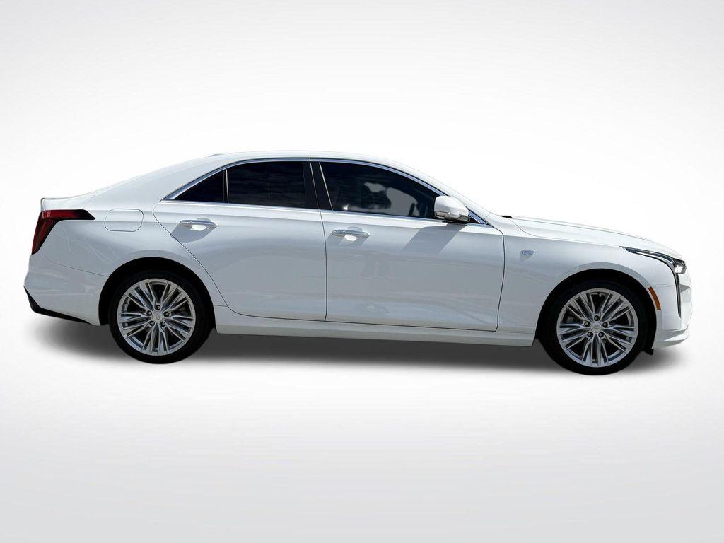 Cadillac CT4 2025