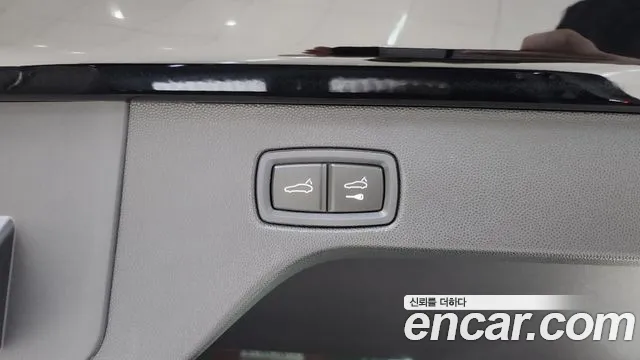 Porsche Macan 2025