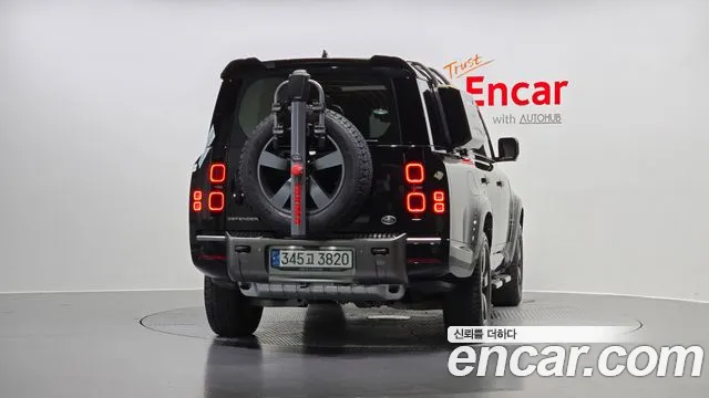 Land Rover Defender 2023