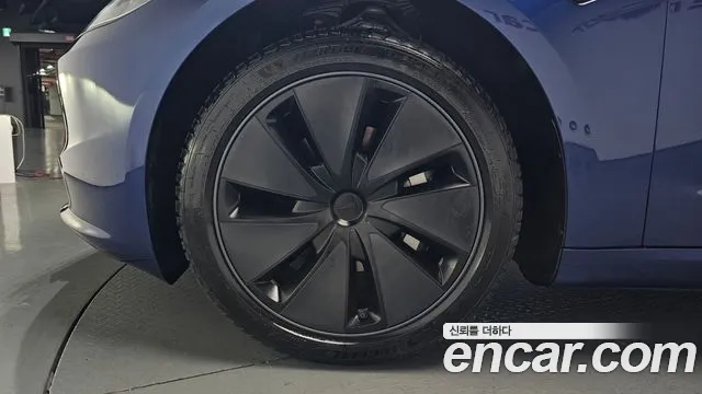 Tesla Model 3 2025