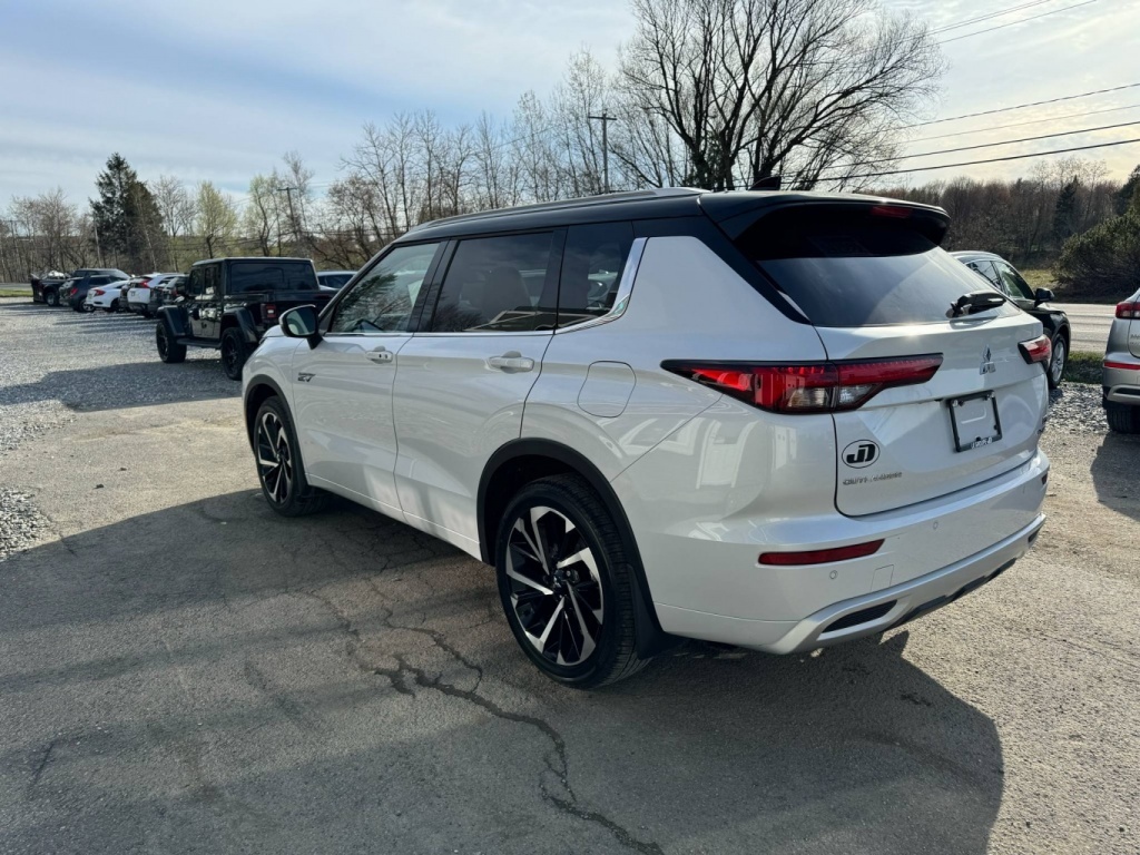 Mitsubishi Outlander 2025