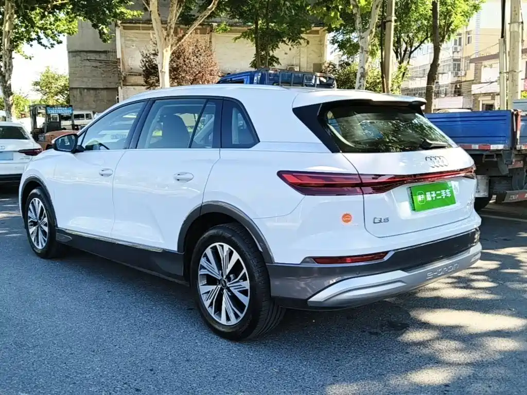 Audi Q5 e-tron 2025