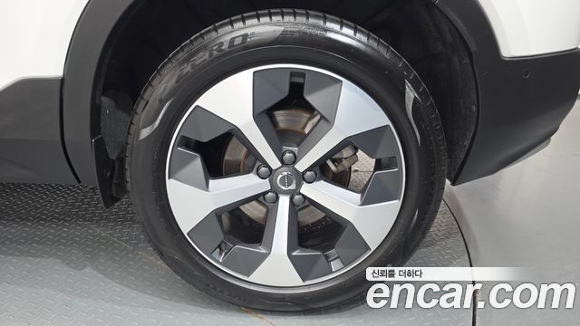 Volvo XC40 2024