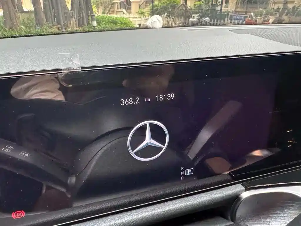 Mercedes-Benz GLB 2023