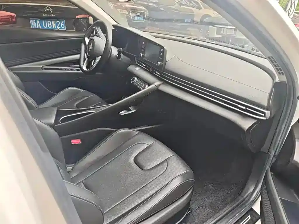 Hyundai Elantra 2021