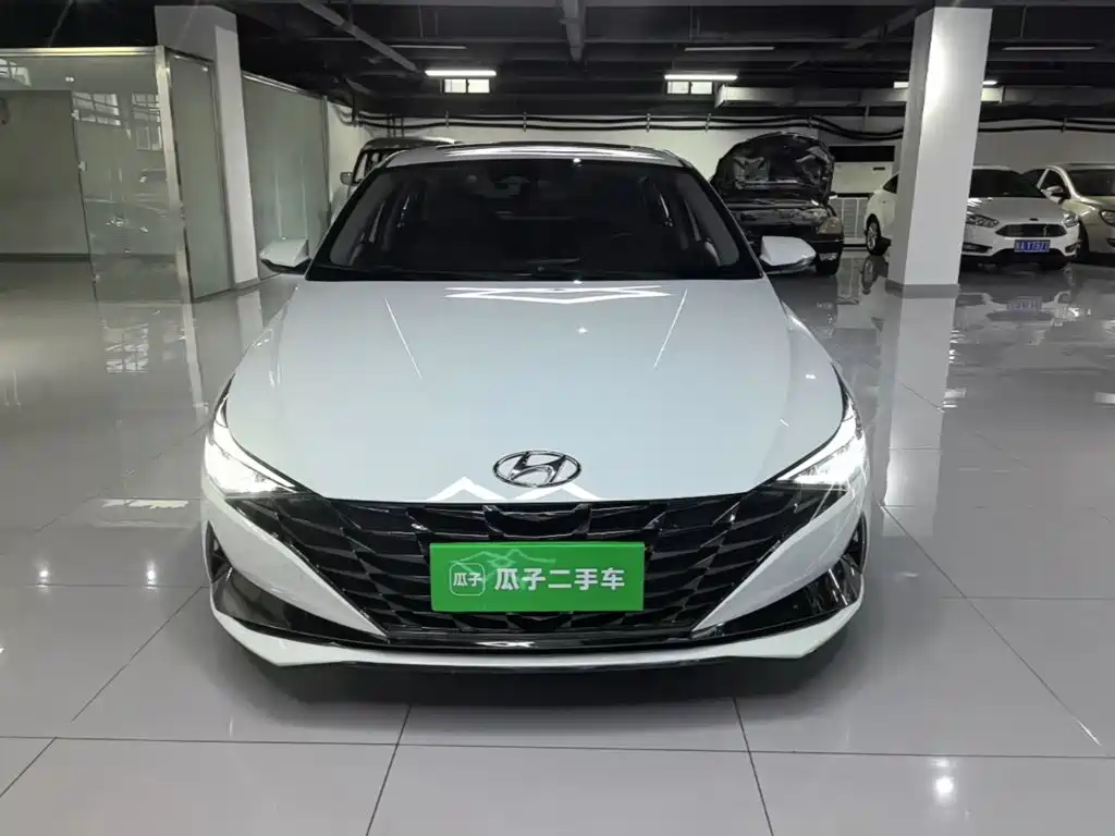 Hyundai Elantra 2022
