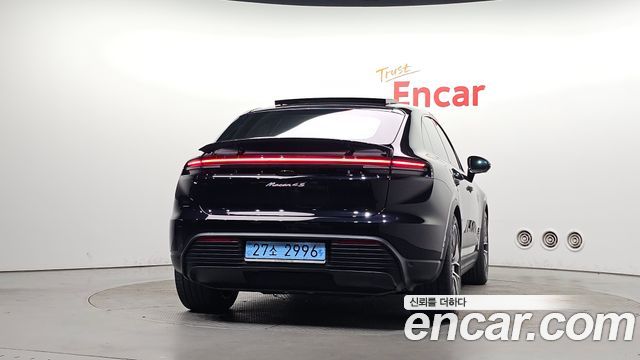 Porsche Macan 2025