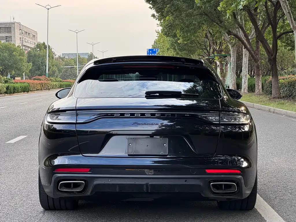 Porsche Panamera 2022