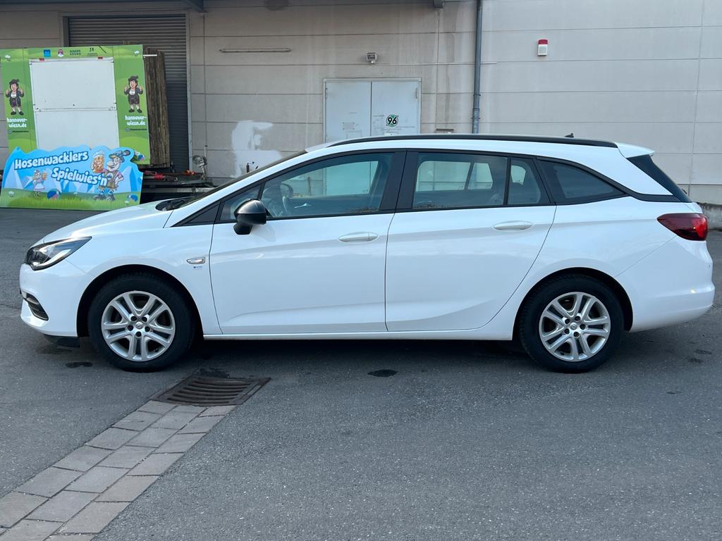 Opel Astra 2022