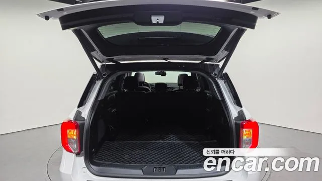Ford Explorer 2023